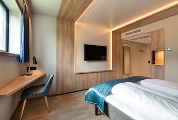 Superior Room, 2 Twin Beds, Non Smoking