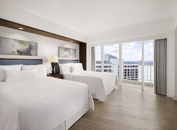 Executive Room, 1 Double Bed, Partial Ocean View, Executive Level