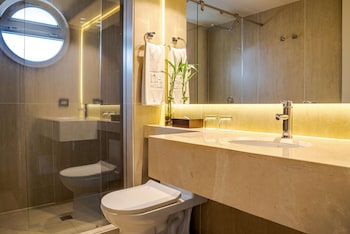 Junior Suite (Extra Bed 2 Adults + 1 Child)