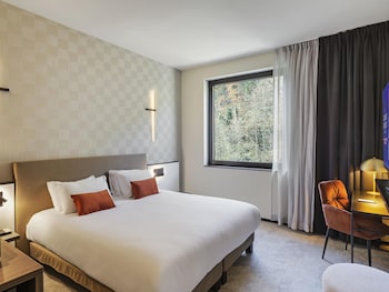 Classic Room, 2 Twin Beds (Citadel View)