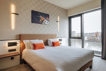 Classic Room, 1 King Bed, River View
