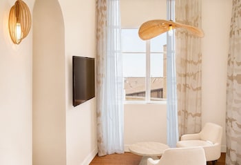 Traditional Room, 1 Queen Bed