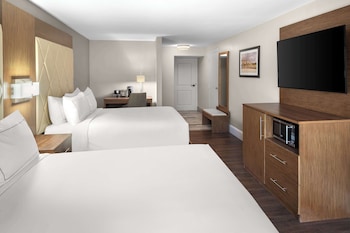 Room, 2 Queen Beds, Balcony