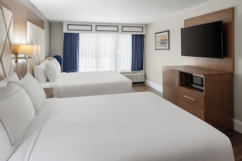 Room, 2 Queen Beds, Balcony