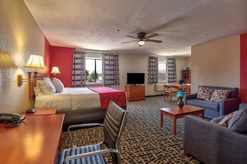 Deluxe Studio Suite, 1 King Bed, Non Smoking