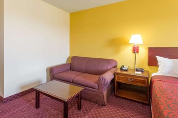 Room, 1 King Bed, Non Smoking, Refrigerator & Microwave (2nd Floor)
