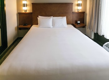 Room, 1 King Bed, Accessible, Bathtub