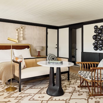 Studio Suite (Kelley House)