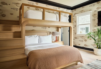 Suite, 2 Bedrooms, Kitchen (Wheel House)