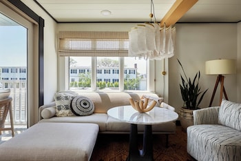 Suite, 2 Bedrooms (Chappy House)