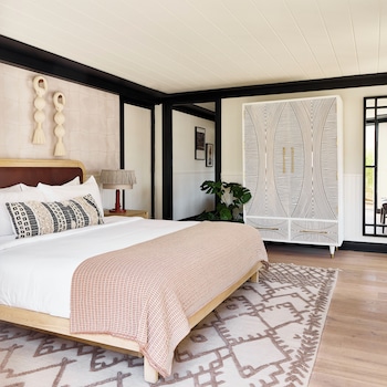 Suite, 1 Bedroom (Court House)