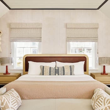 Studio Suite (Carriage House)