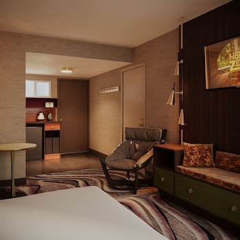 Zed King Bed