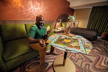 Zed King Bed