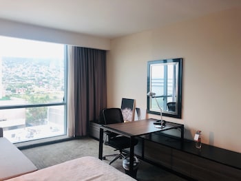 Deluxe Room, 2 Queen Beds, Non Smoking