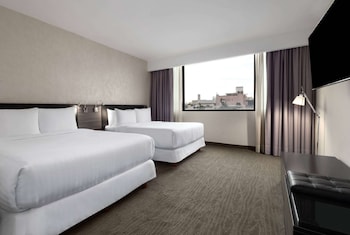Family Suite, 2 Queen Beds, Non Smoking
