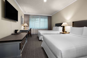 Standard Room, 2 Queen Beds, Non Smoking