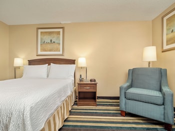 Standard Room, 1 Queen Bed