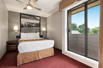 Suite, Multiple Beds, Non Smoking (No Pets)