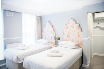 Americana Twin Room