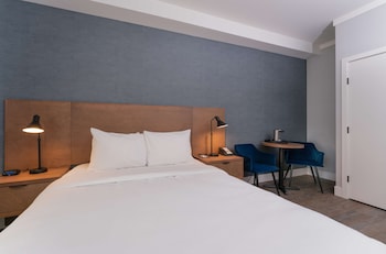 Standard Room, 1 Queen Bed, Accessible, Non Smoking