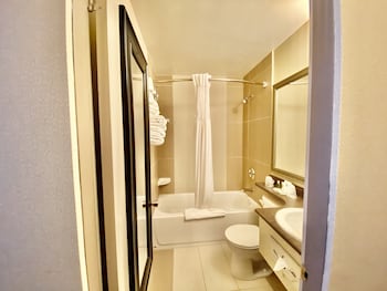 Suite, 2 Queen Beds, Non Smoking