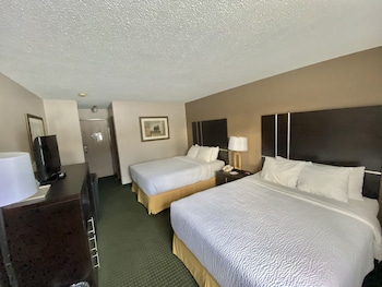 Suite, 2 Queen Beds, Non Smoking