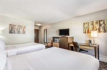 Room, 2 Queen Beds, Non Smoking, Balcony