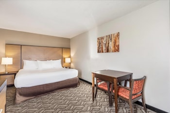 Suite, 1 King Bed, Non Smoking, Balcony