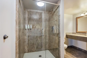 Studio Suite, 1 King Bed, Non Smoking, Balcony