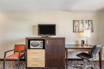 Room, 2 Queen Beds, Non Smoking, Balcony