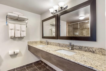 Studio Suite, 2 Queen Beds, Non Smoking, Balcony