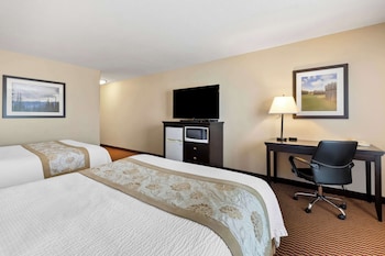 Standard Room, 2 Queen Beds, Non Smoking