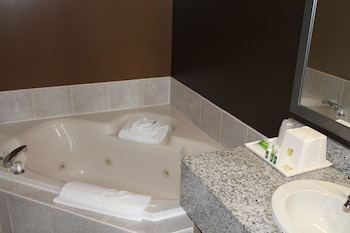 Suite, 1 King Bed, Non Smoking, Jetted Tub (with Sofabed)