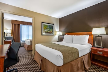 Suite, 2 Queen Beds, Non Smoking, Refrigerator & Microwave