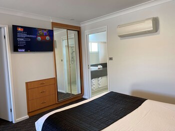 Executive Suite, Multiple Beds, Non Smoking, Microwave