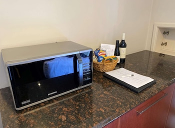 Deluxe Room, Multiple Beds, Non Smoking, Microwave (with Sofabed)
