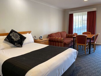 Executive Suite, Multiple Beds, Non Smoking, Microwave