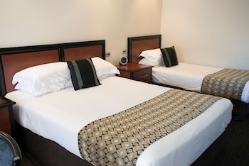Deluxe Room, Multiple Beds, Non Smoking, Microwave