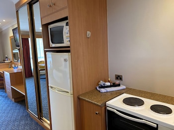 Executive Suite, Multiple Beds, Non Smoking, Kitchenette (with Sofabed)