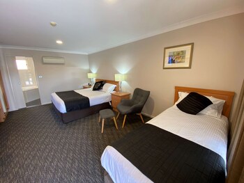 Superior Room, Multiple Beds, Non Smoking, Microwave