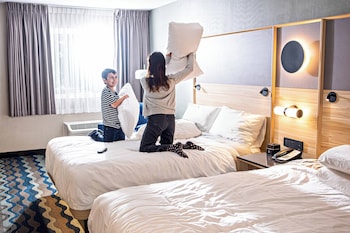 Two Queen Bed Kitchenette
