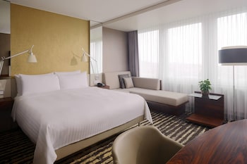 Club Room, 1 King Bed