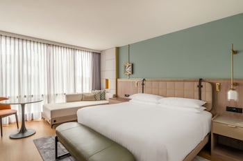 Superior Room, 1 King Bed