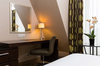 Deluxe Room, 1 Queen Bed