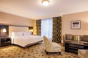 Junior Suite, 1 Queen Bed with Sofa bed