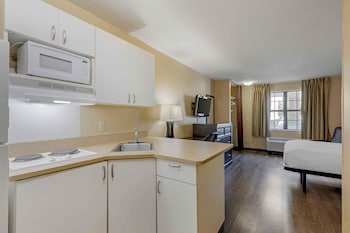 Studio, 1 Queen Bed, Non Smoking