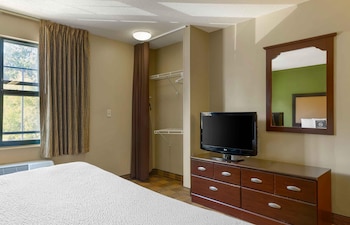 Studio, 1 King Bed, Non Smoking