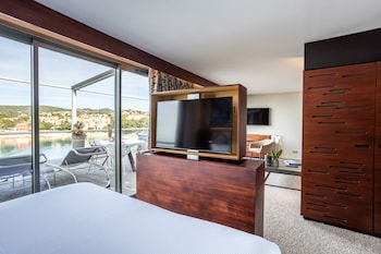 Exception, Sea View