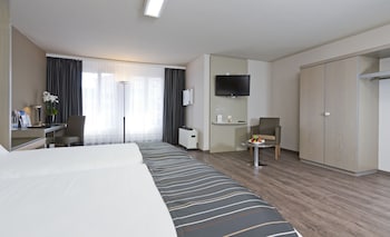 Doppelzimmer Bahnseite